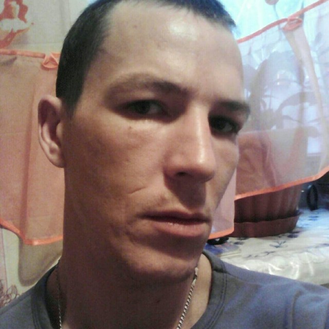 молодой