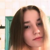 Добрая позитивная девушка